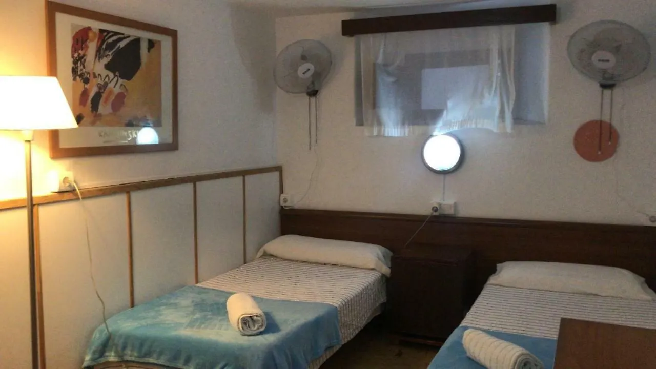 伊维萨镇 佩纳旅馆酒店 2*,